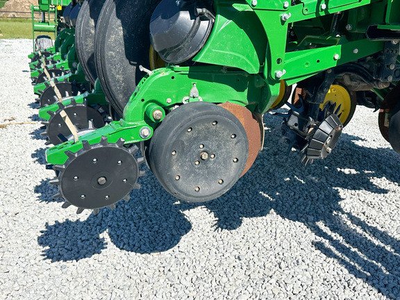 2017 John-Deere 1775NT