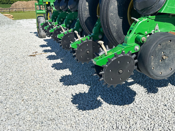 2017 John-Deere 1775NT