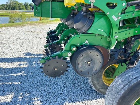 2017 John-Deere 1775NT