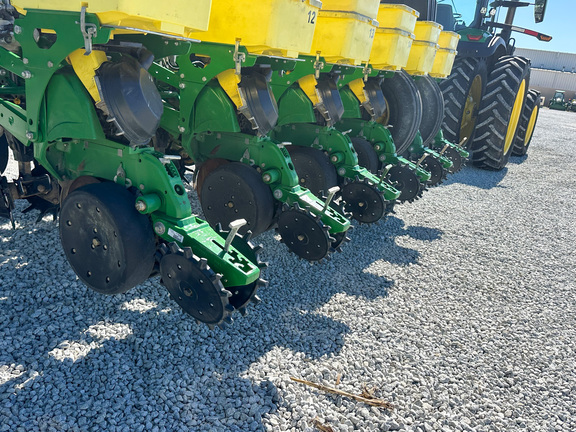 2017 John-Deere 1775NT