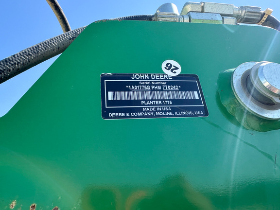 2017 John-Deere 1775NT