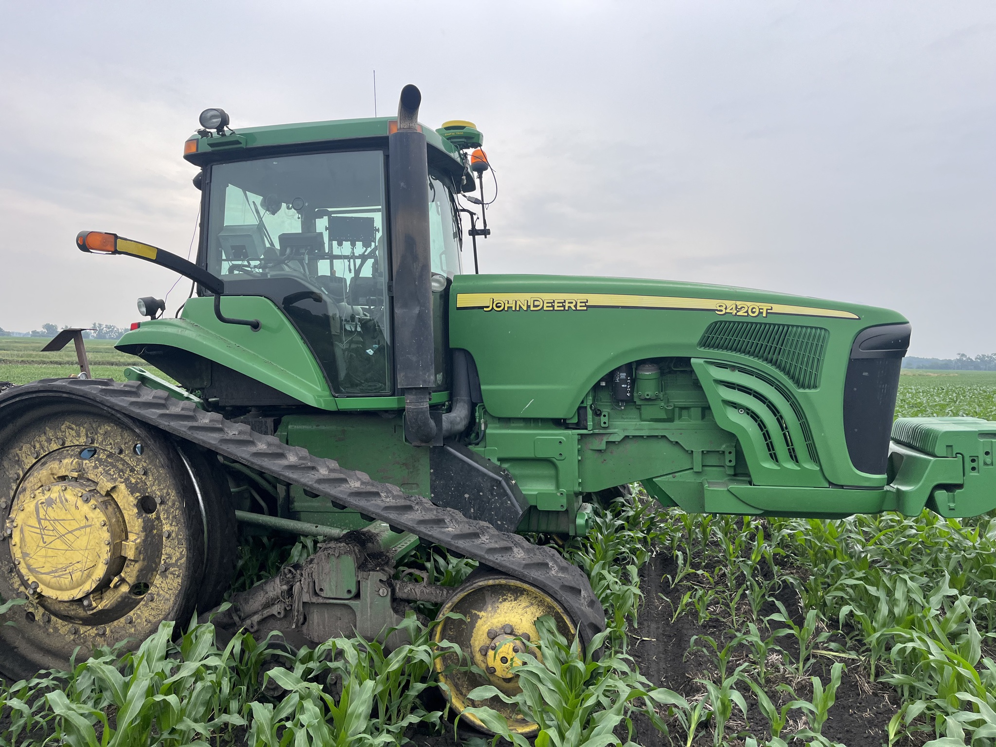 2005 John Deere 8420T Image 3