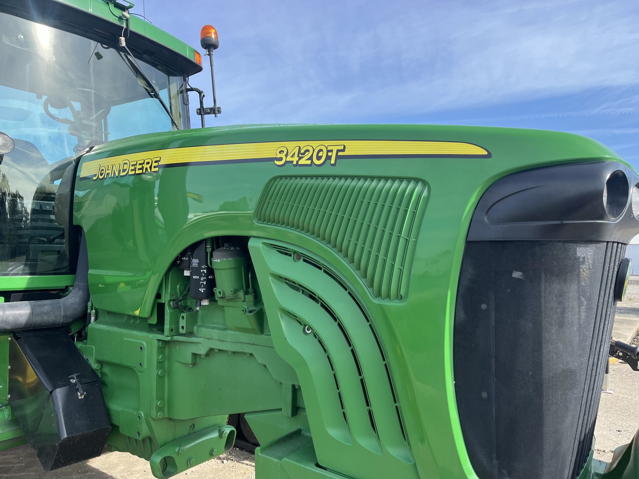 2005 John Deere 8420T Image 11