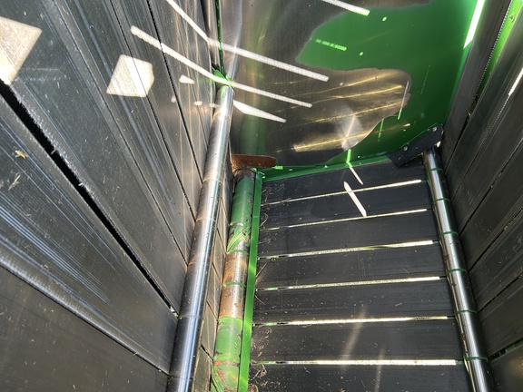 Used 2022 John Deere 560M Round Balers at Horizon Ag & Turf in Barrhead, AB - Photo10