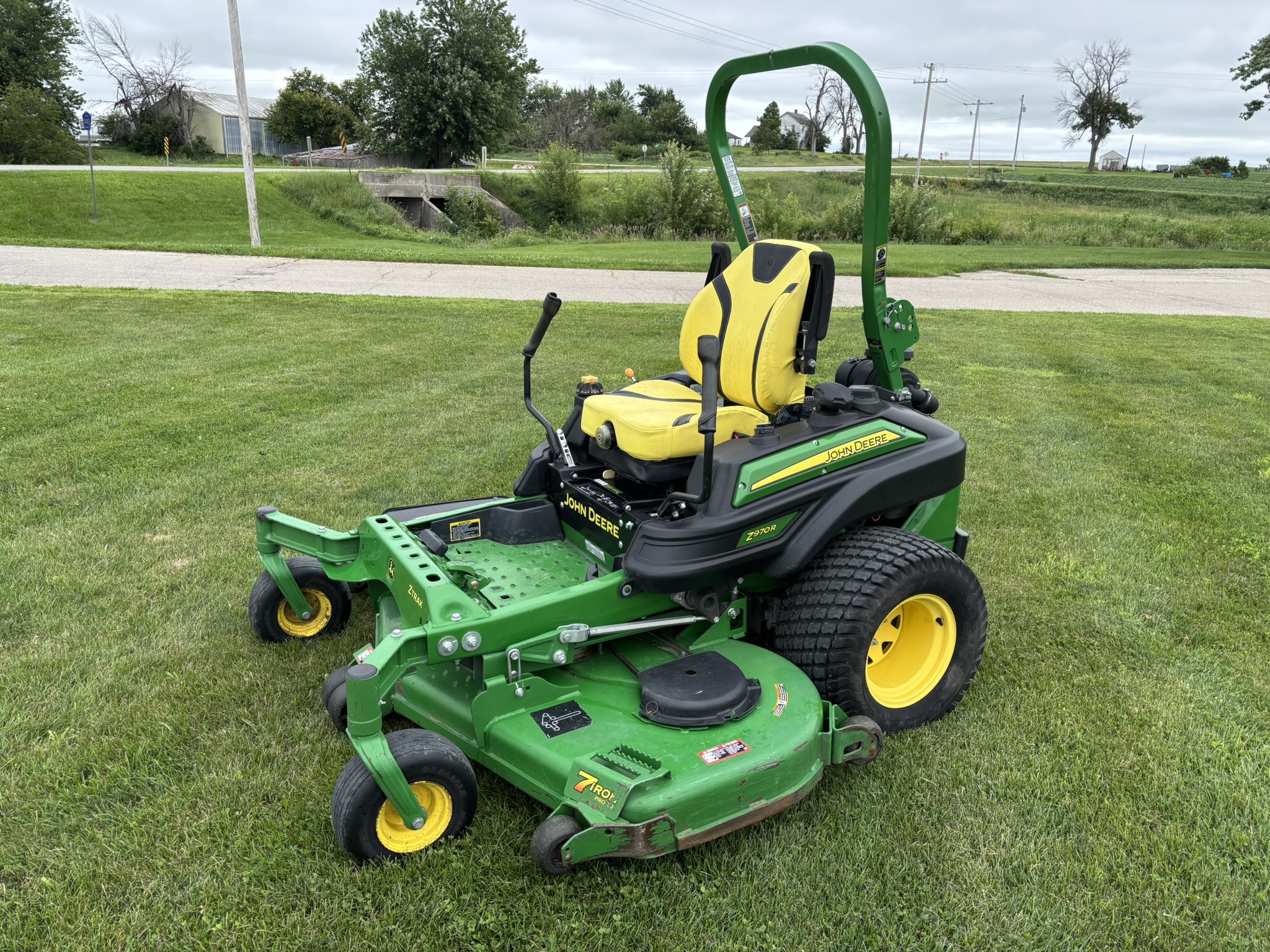 2020 John Deere Z970R Image 2