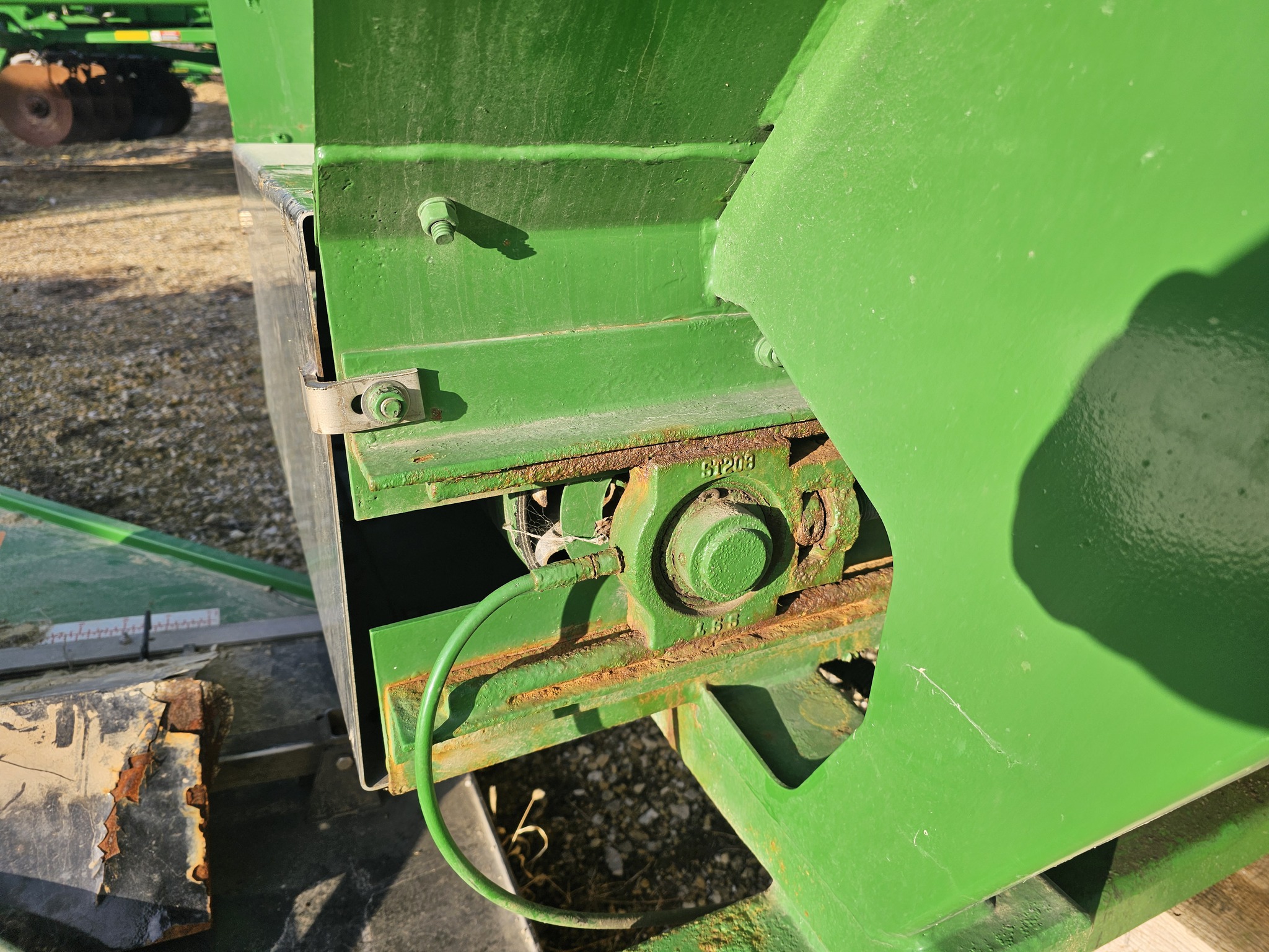  2012 New Leader L3030G4 at Heritage Tractor in Freeport, IL