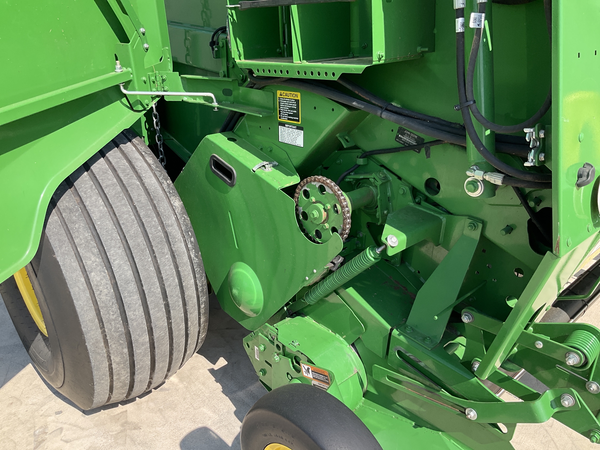 2022 John Deere 560M Image 12