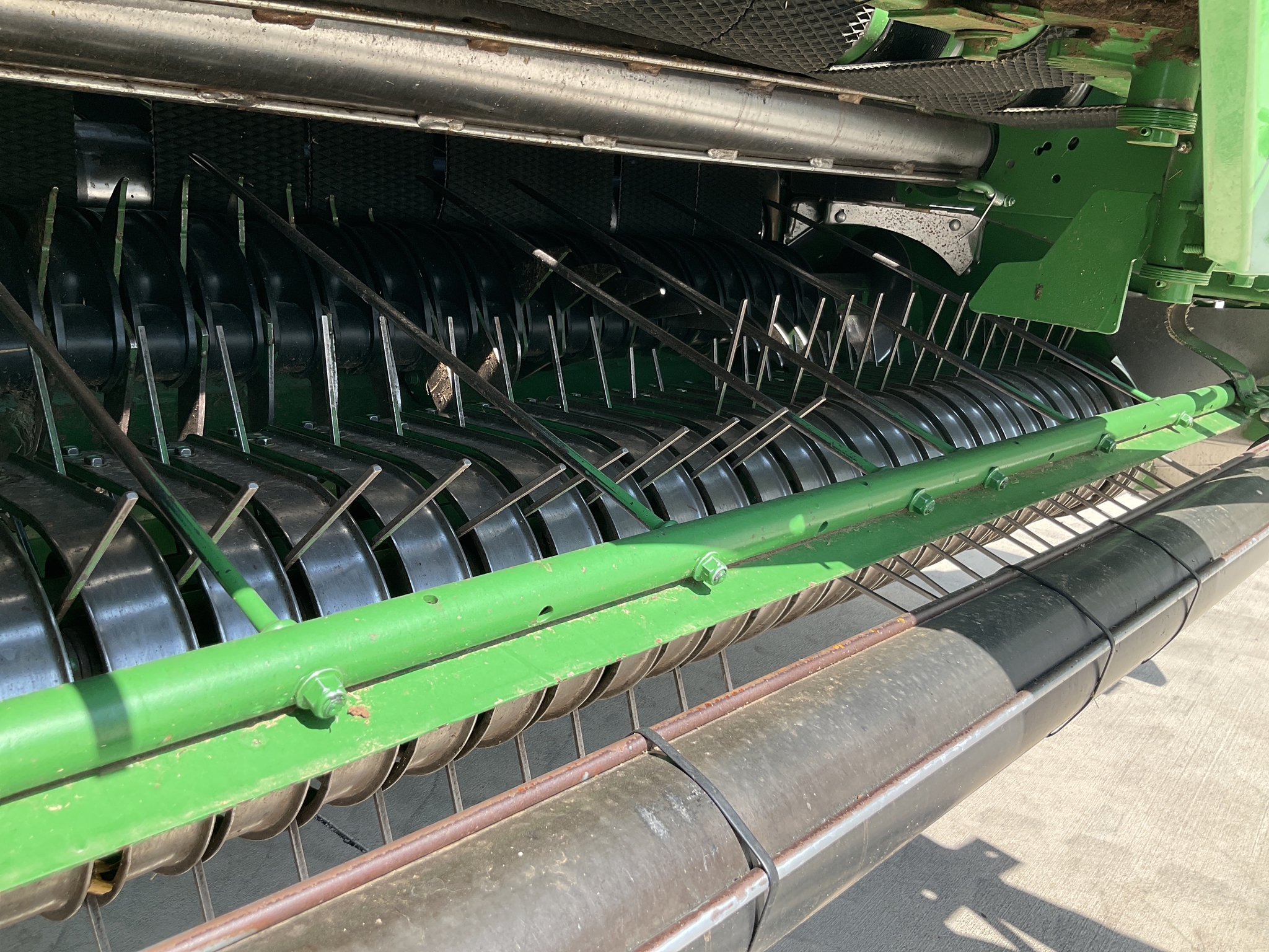 2022 John Deere 560M Image 16