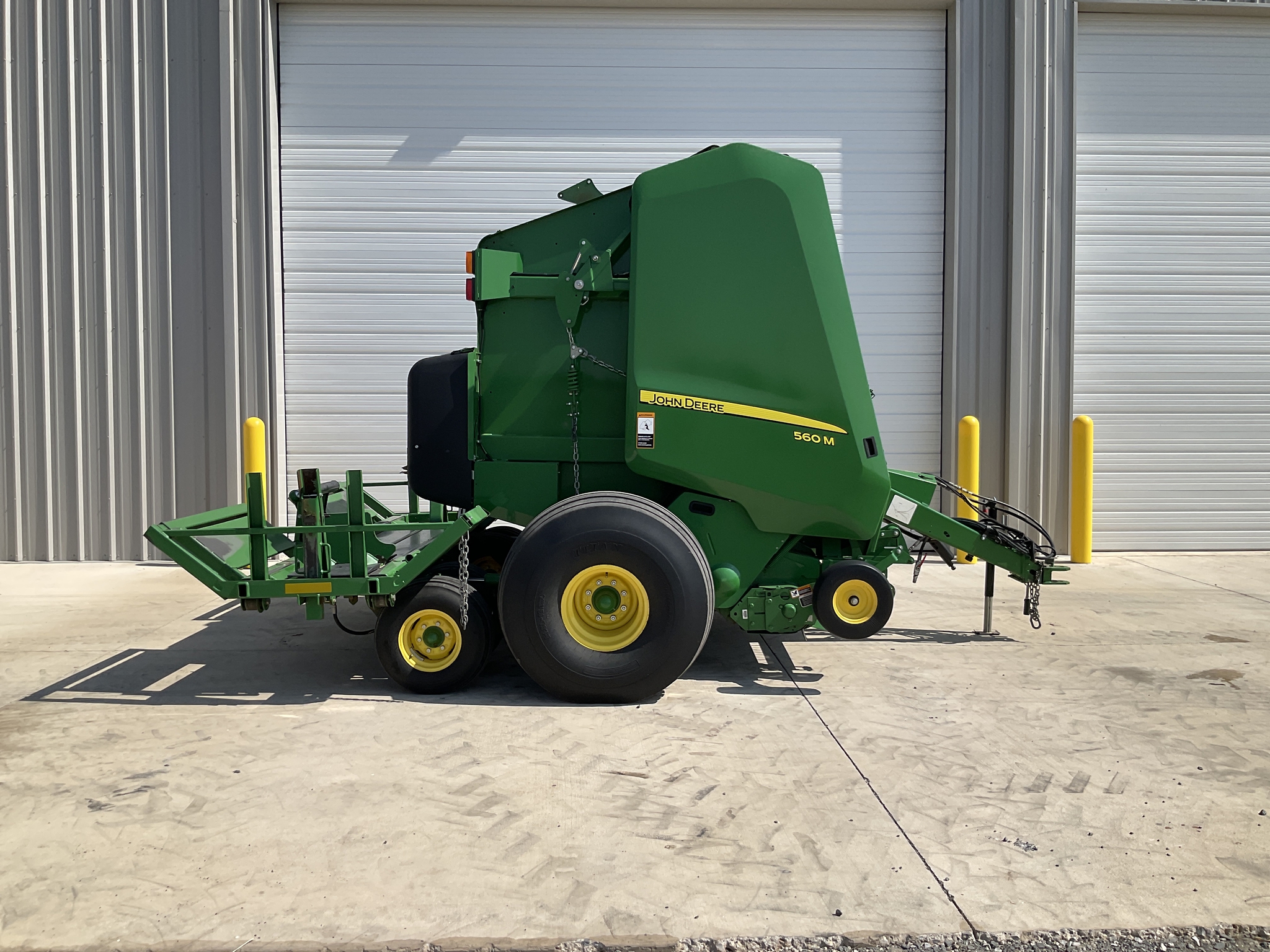 2022 John Deere 560M Image 4