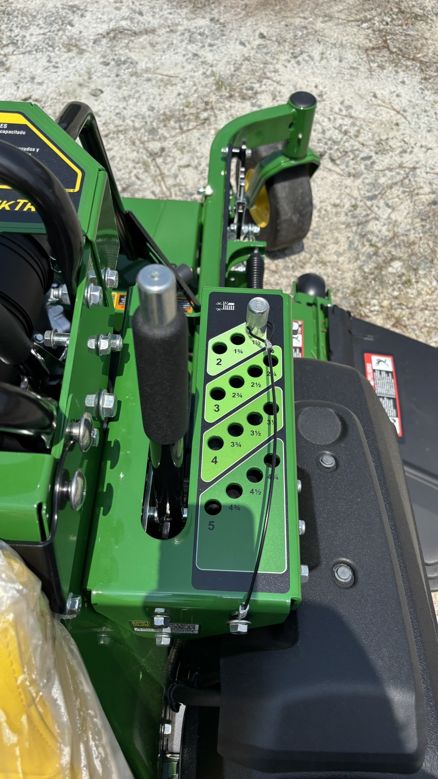 2025 John Deere Q820E Image 6