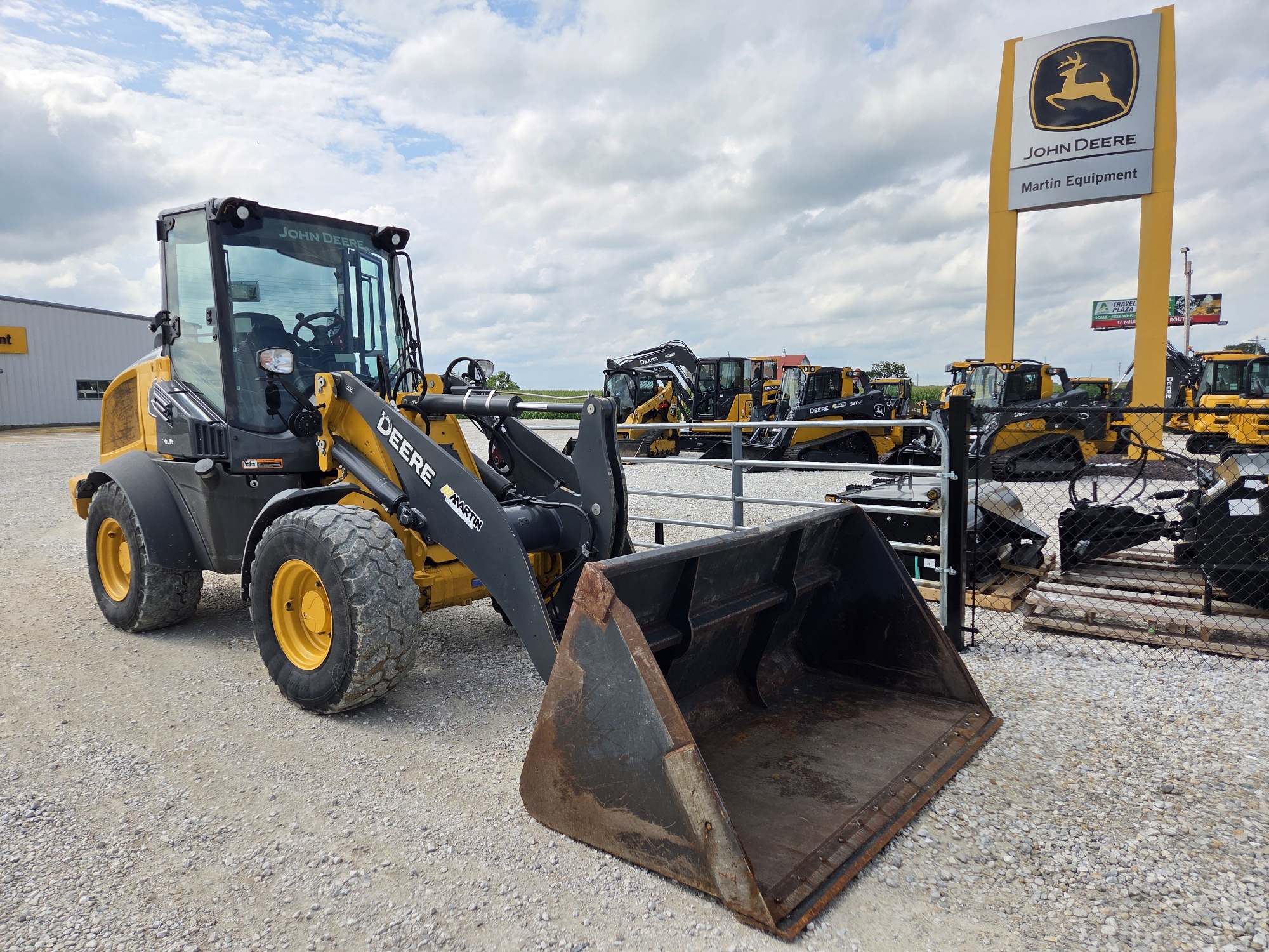 2020 John Deere 324L Image 4