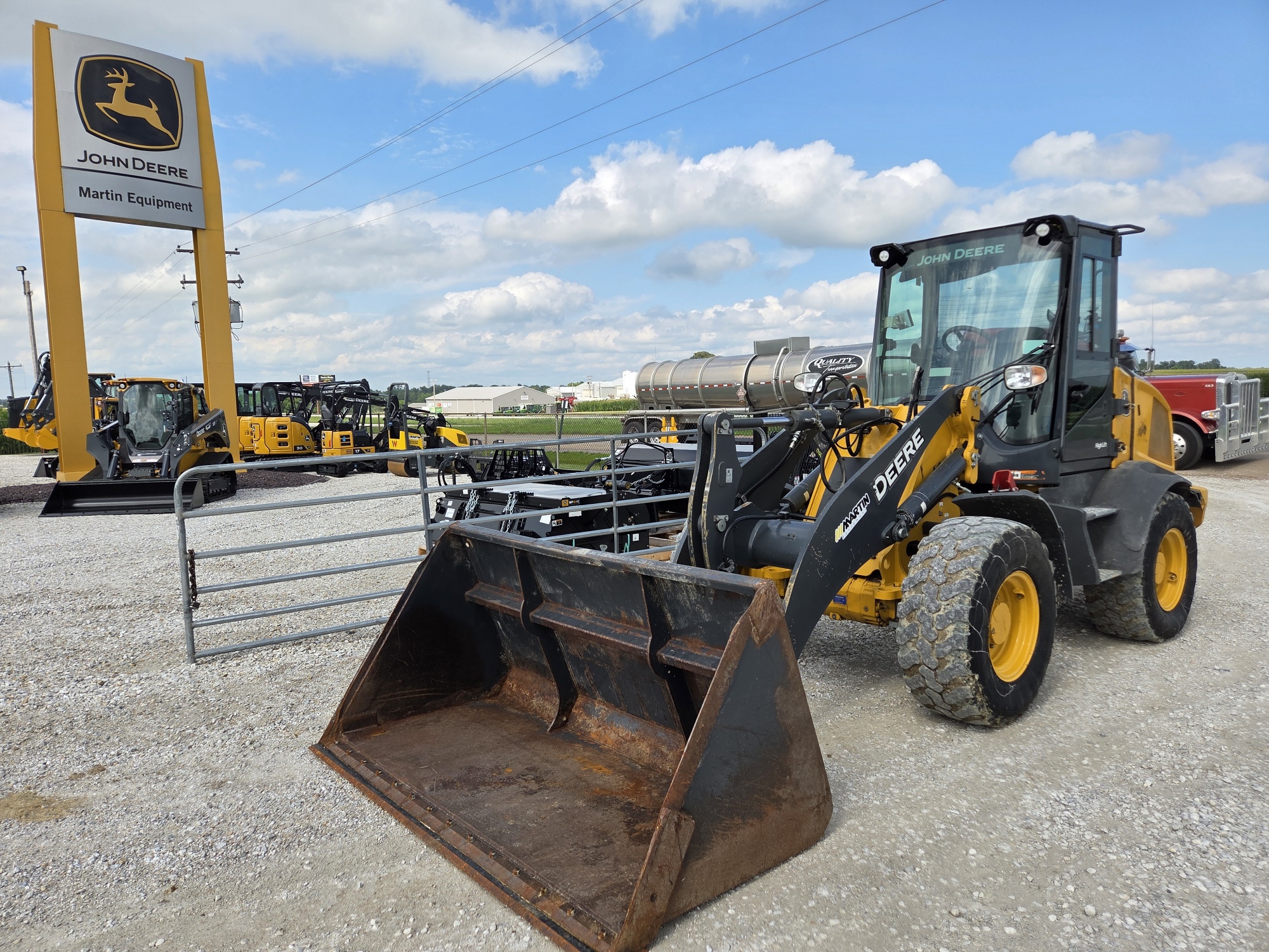 2020 John Deere 324L Image 3