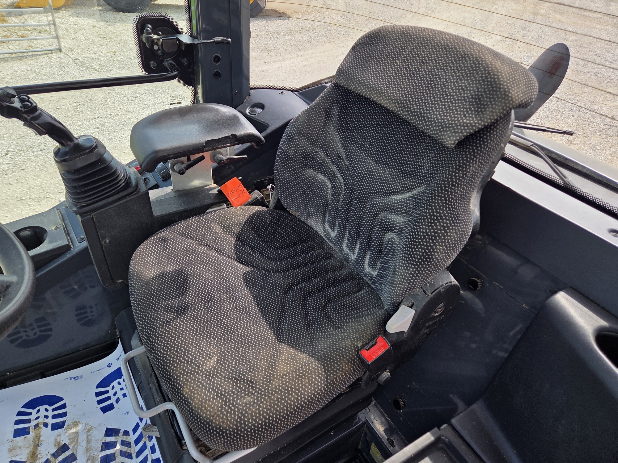 2020 John Deere 324L Image 7