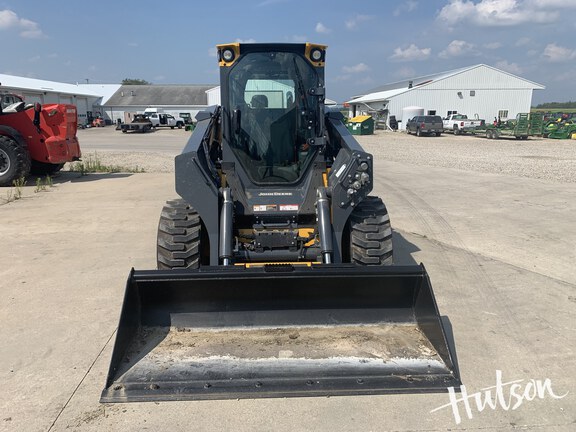 Photo of 2024 John Deere 334 P