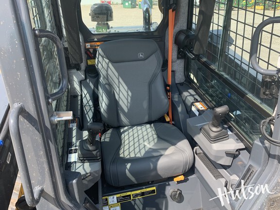 Photo of 2024 John Deere 334 P