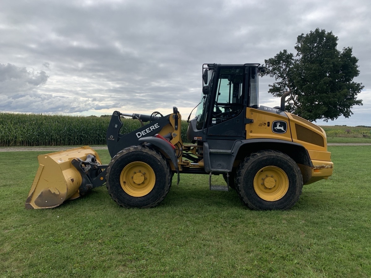 2021 John Deere 344L Image 2