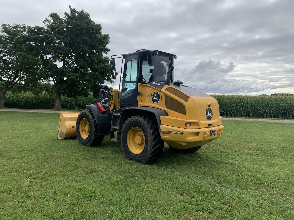 2021 John Deere 344L Image 3