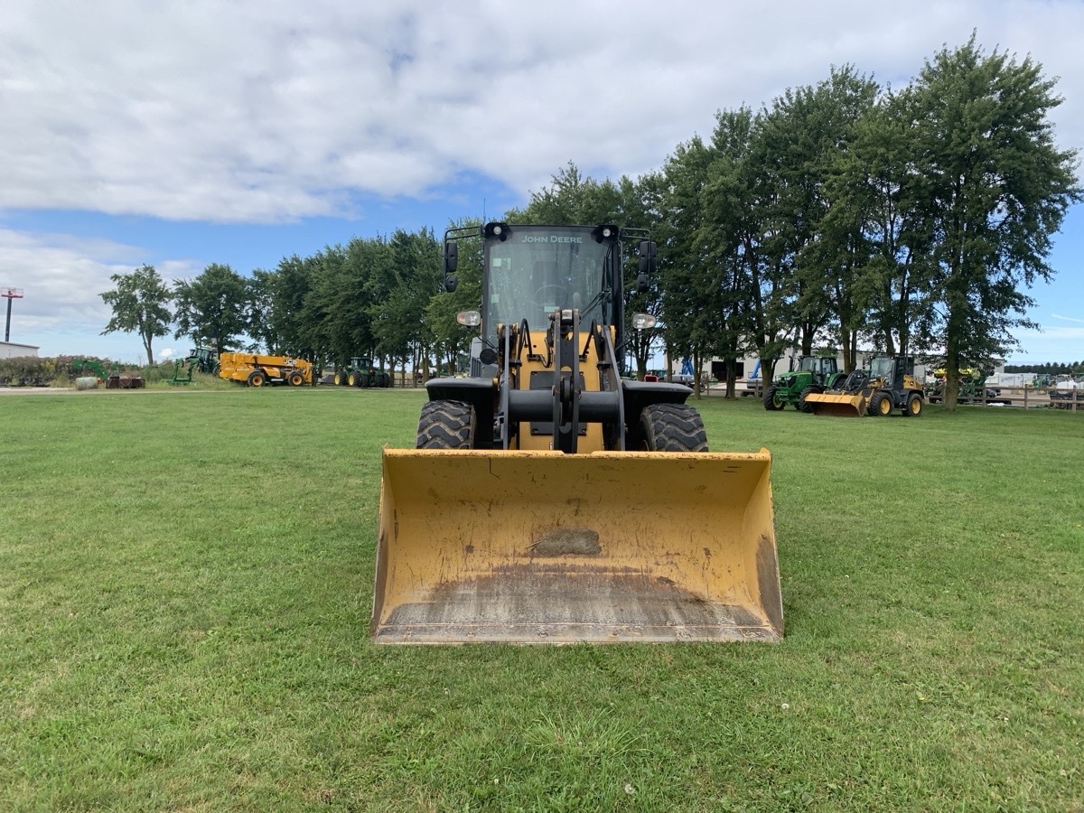 2021 John Deere 344L Image 8
