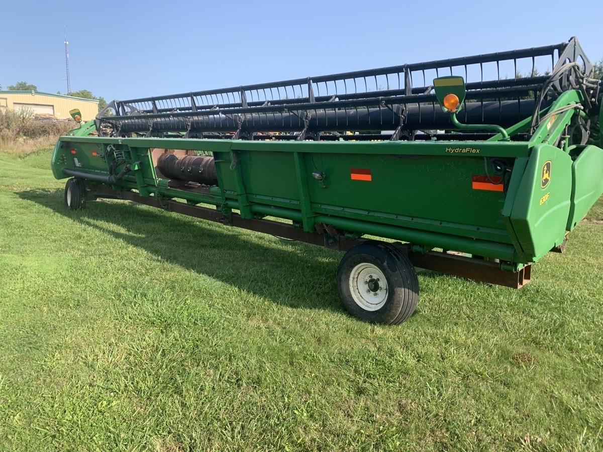 2011 John Deere 630F Image 3