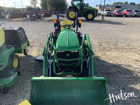 Photo of 2016 John Deere 1025R