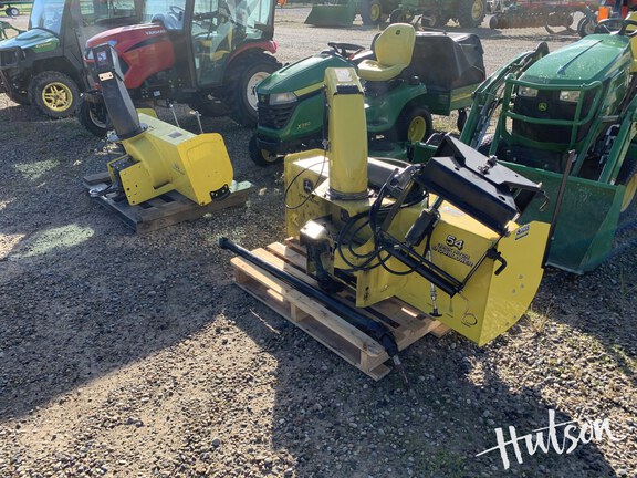 Photo of 2016 John Deere 1025R
