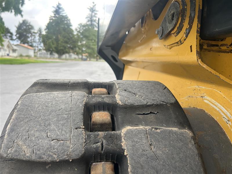 2023 John Deere 325G Image 10