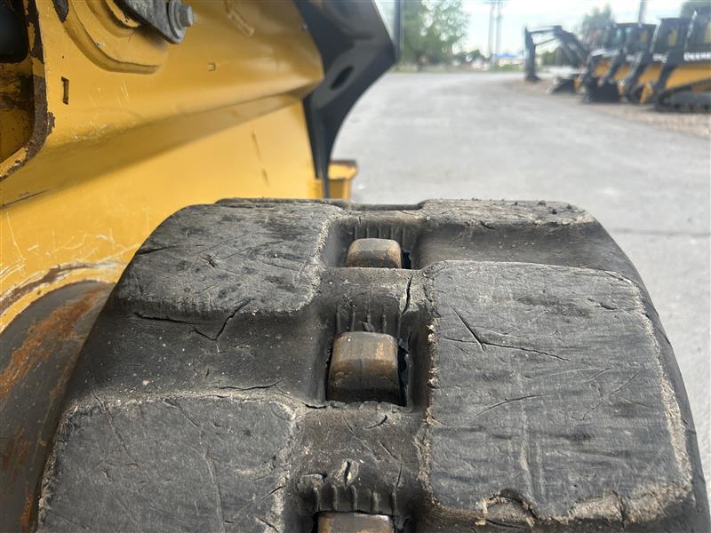 2023 John Deere 325G Image 12