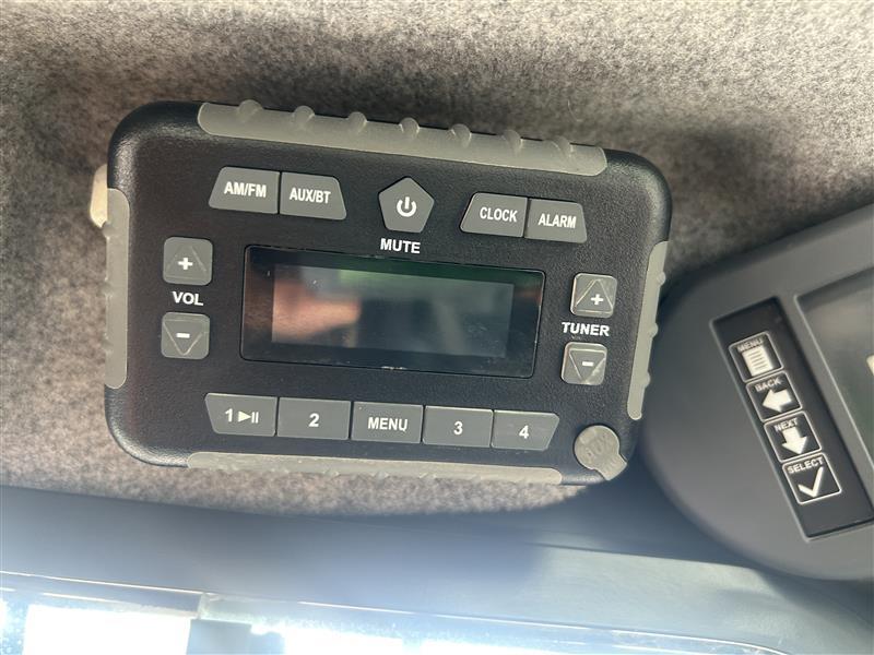 2023 John Deere 325G Image 17