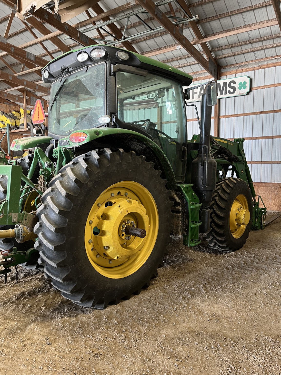 2019 John Deere 6145R Image 4