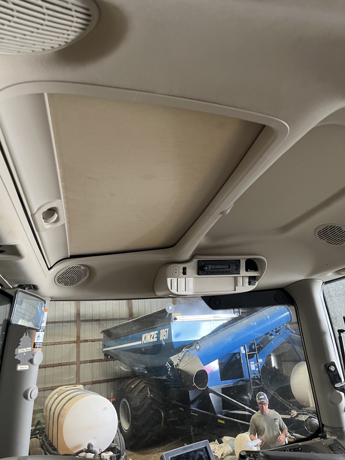 2019 John Deere 6145R Image 7