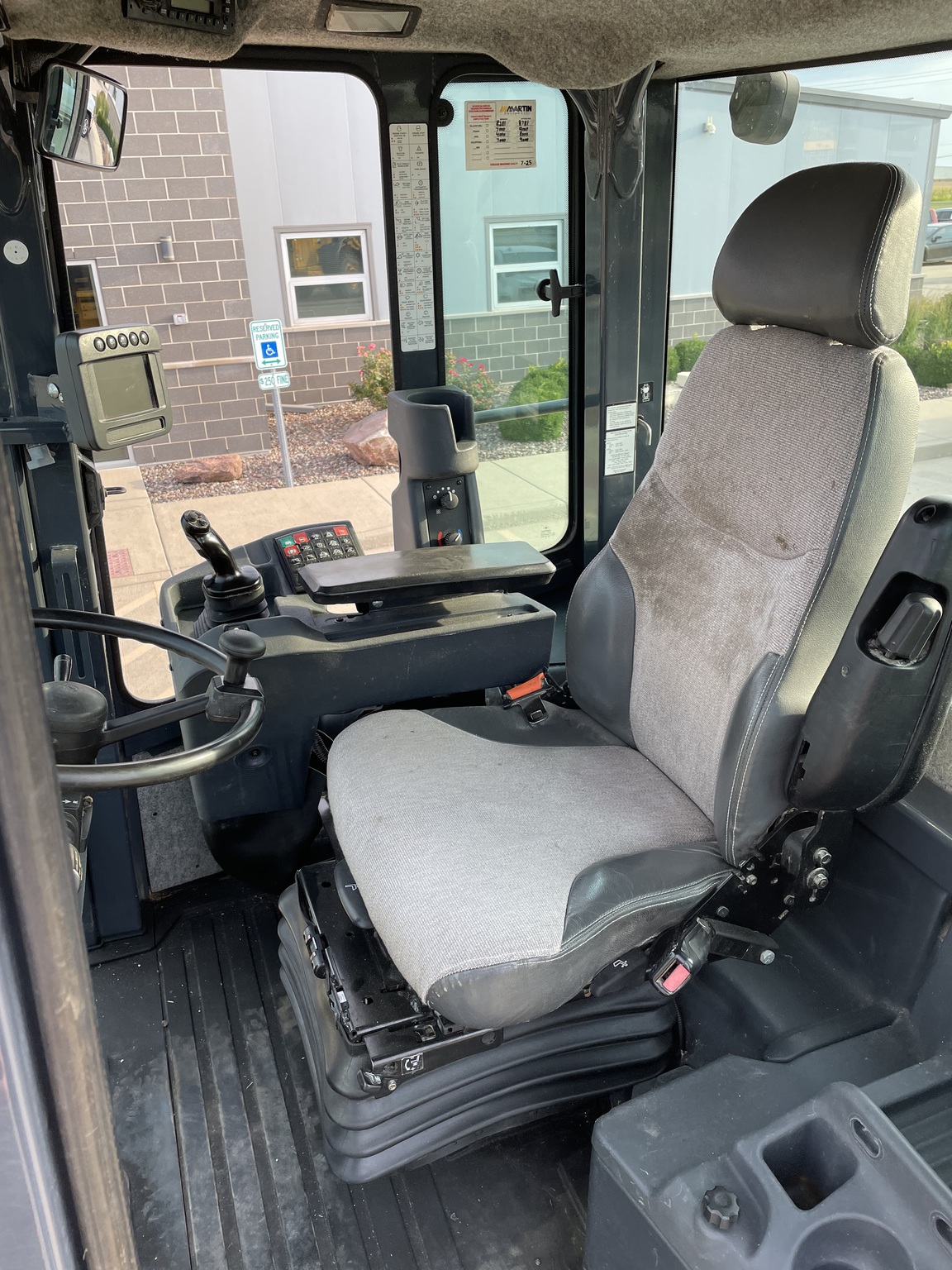 2014 John Deere 544K Image 8