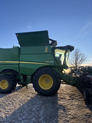 Used 2021 John Deere S780 Combines at Horizon Ag & Turf in Mayerthorpe, AB - Photo7