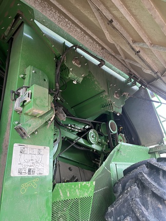 Used 2021 John Deere S780 Combines at Horizon Ag & Turf in Mayerthorpe, AB - Photo15