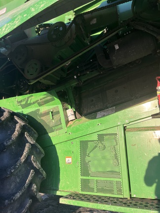 Used 2021 John Deere S780 Combines at Horizon Ag & Turf in Mayerthorpe, AB - Photo23