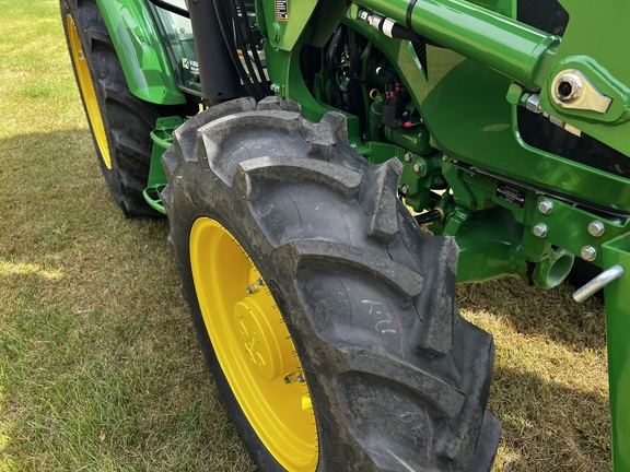 2024 John Deere 5067E - Photo12
