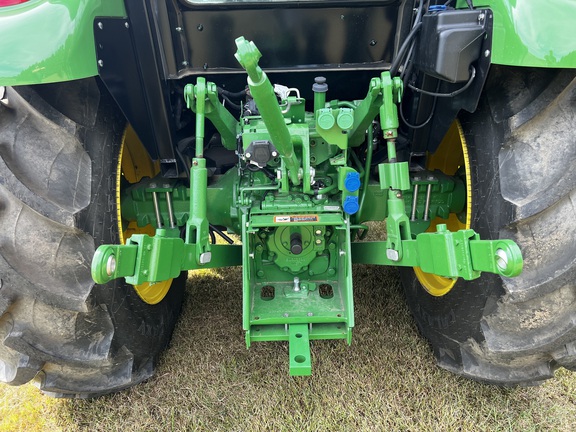 2024 John Deere 5067E - Photo24