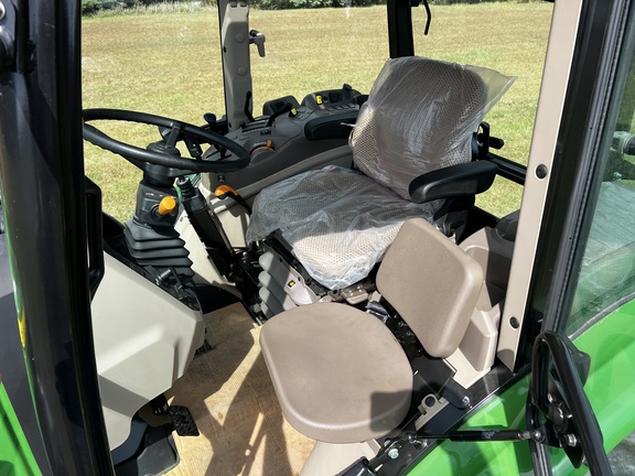 2024 John Deere 5067E - Photo28