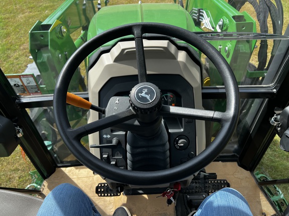 2024 John Deere 5067E - Photo29