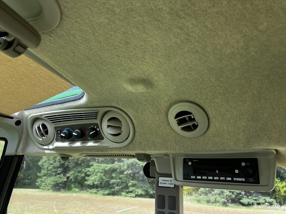 2024 John Deere 5067E - Photo32