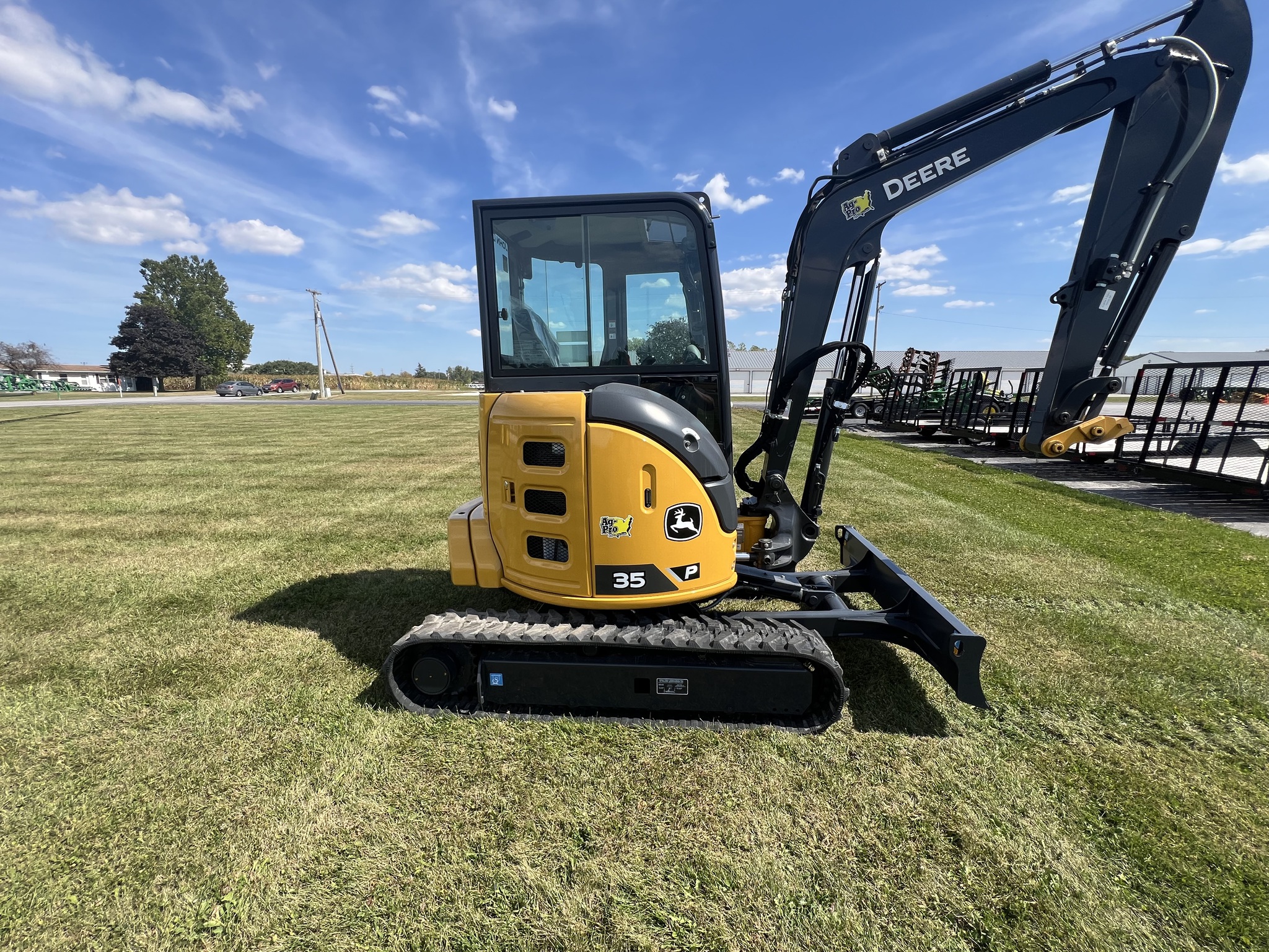 2025 John Deere 35 P Image 2