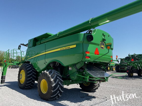 Photo of 2022 John Deere S780
