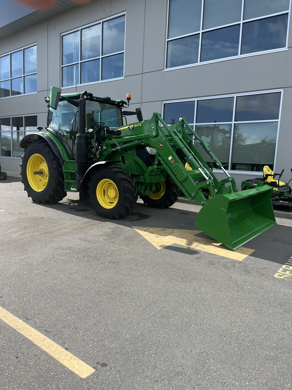 2023 John Deere 6R 130 Image 1