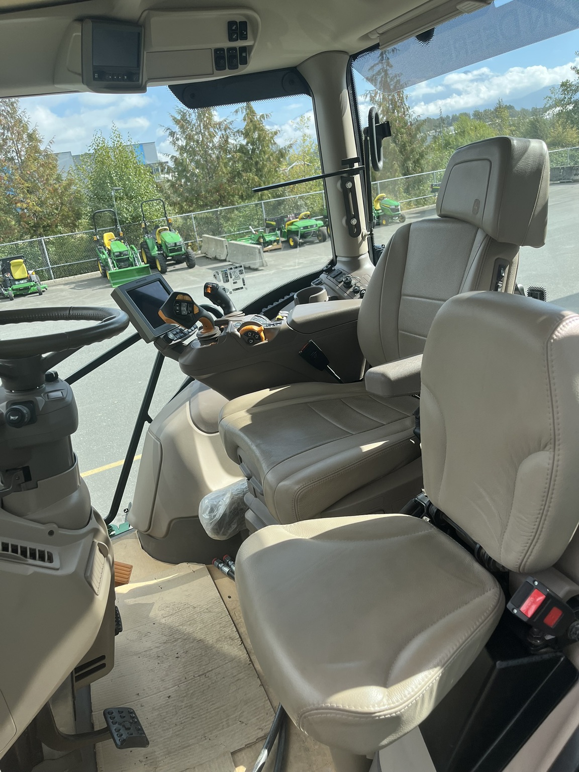 2023 John Deere 6R 130 Image 9