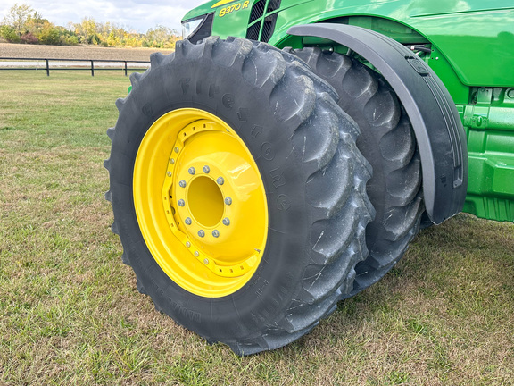 2015 John-Deere 8370R