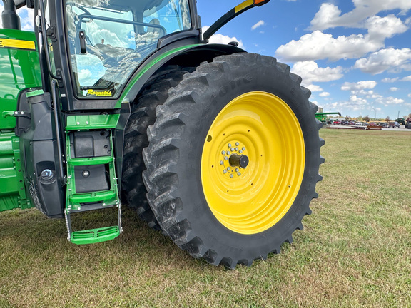 2015 John-Deere 8370R
