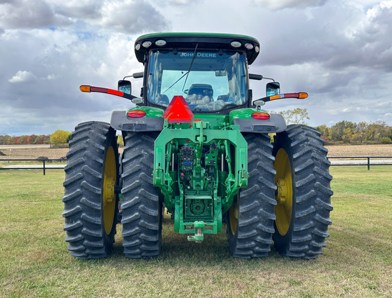 2015 John-Deere 8370R