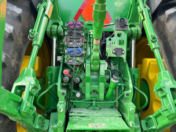 2015 John-Deere 8370R