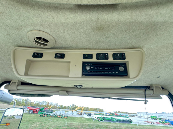 2015 John-Deere 8370R