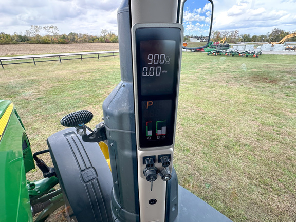 2015 John-Deere 8370R