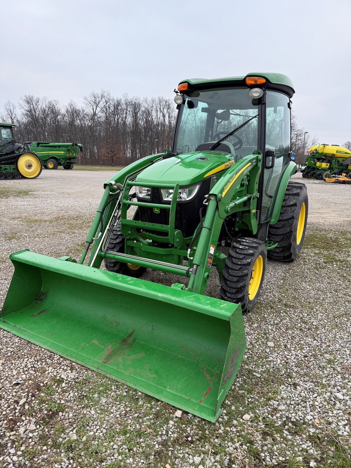 2017 John Deere 3046R Image 1